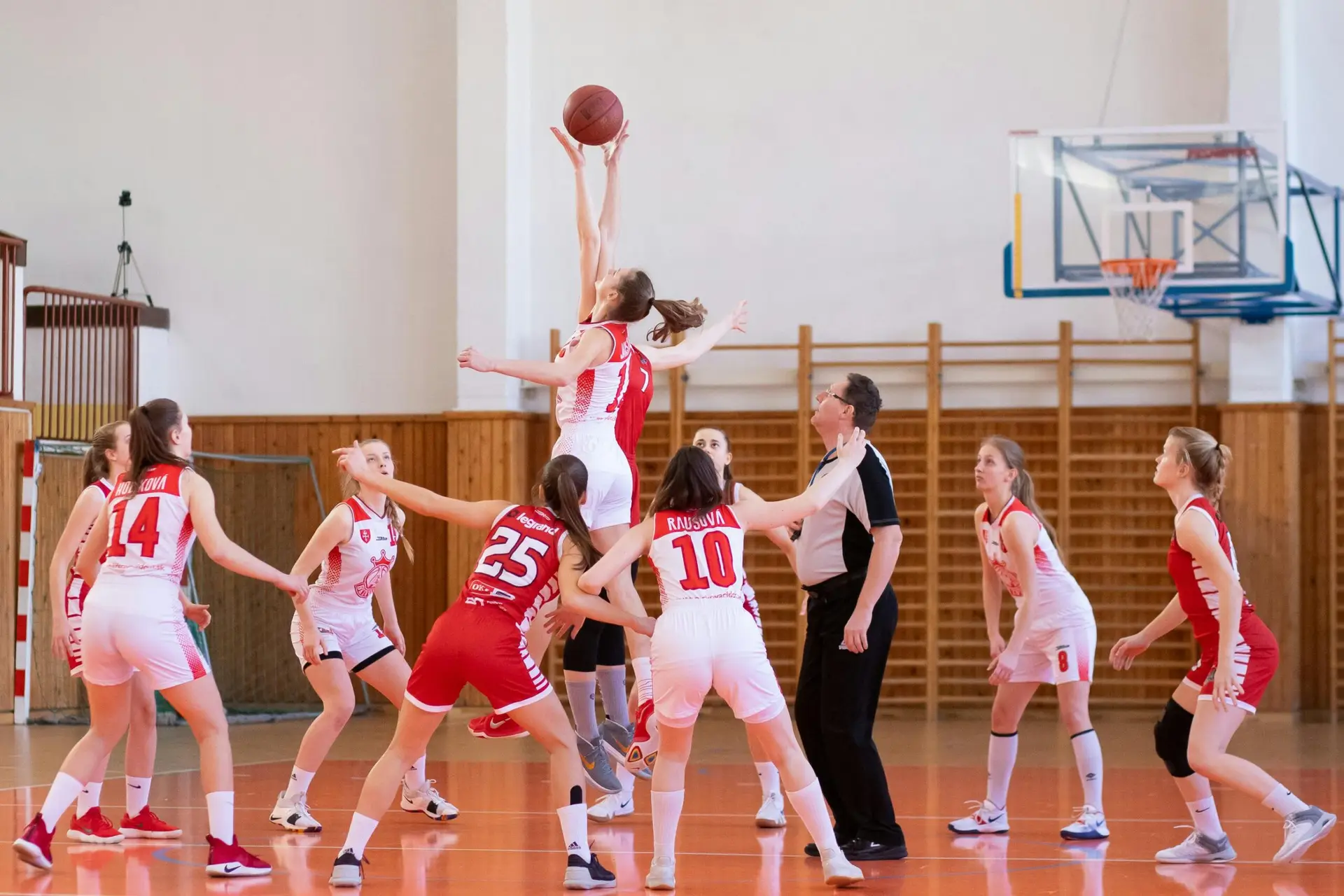 Basketball Match 